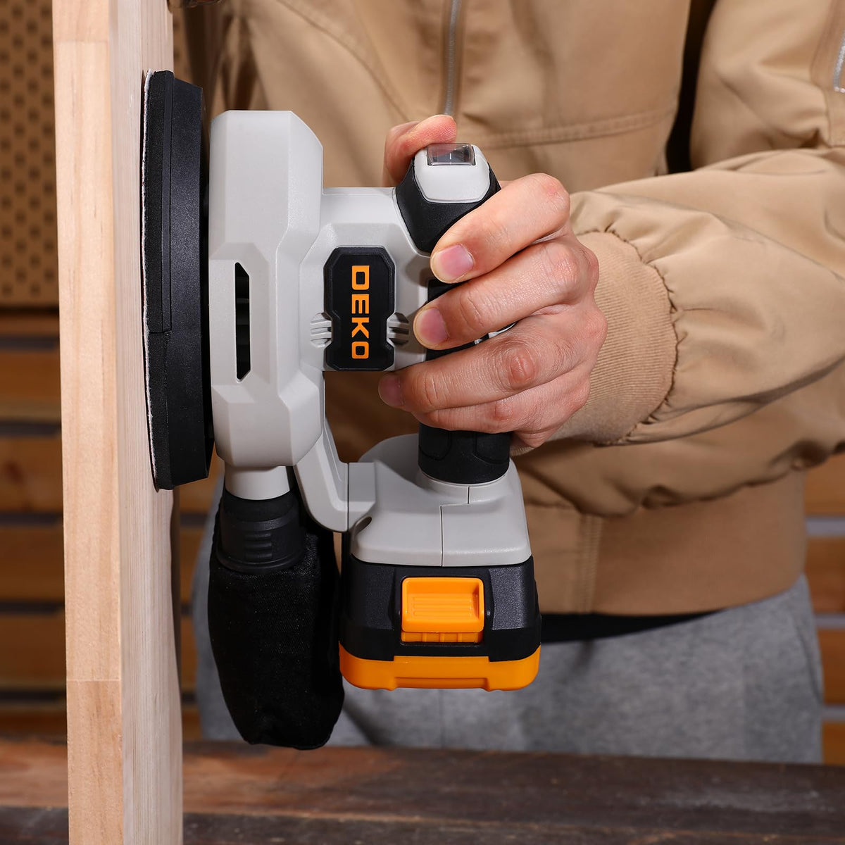 Cordless Detail Sander with Dust Collector X50768