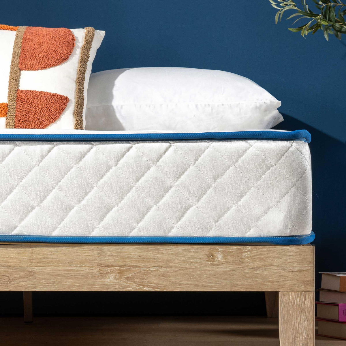 6 Inch Bonnell Spring Hybrid Mattress, Twin Z6720